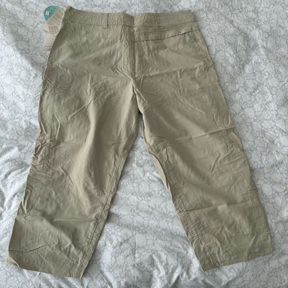 Columbia Titanium Capris Tan Women's Size 16 New